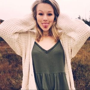 Meet your Posher, Alyssa